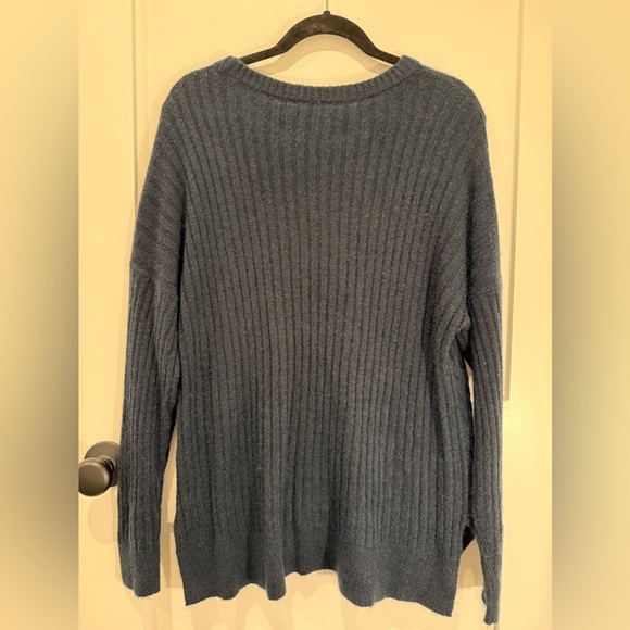 Abercrombie & Fitch Women’s Navy Blue Pull Over Sweater Size L - Picture 5 of 6